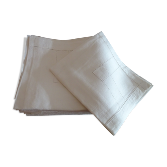8 old embroidered napkins in cotton 50 x 52