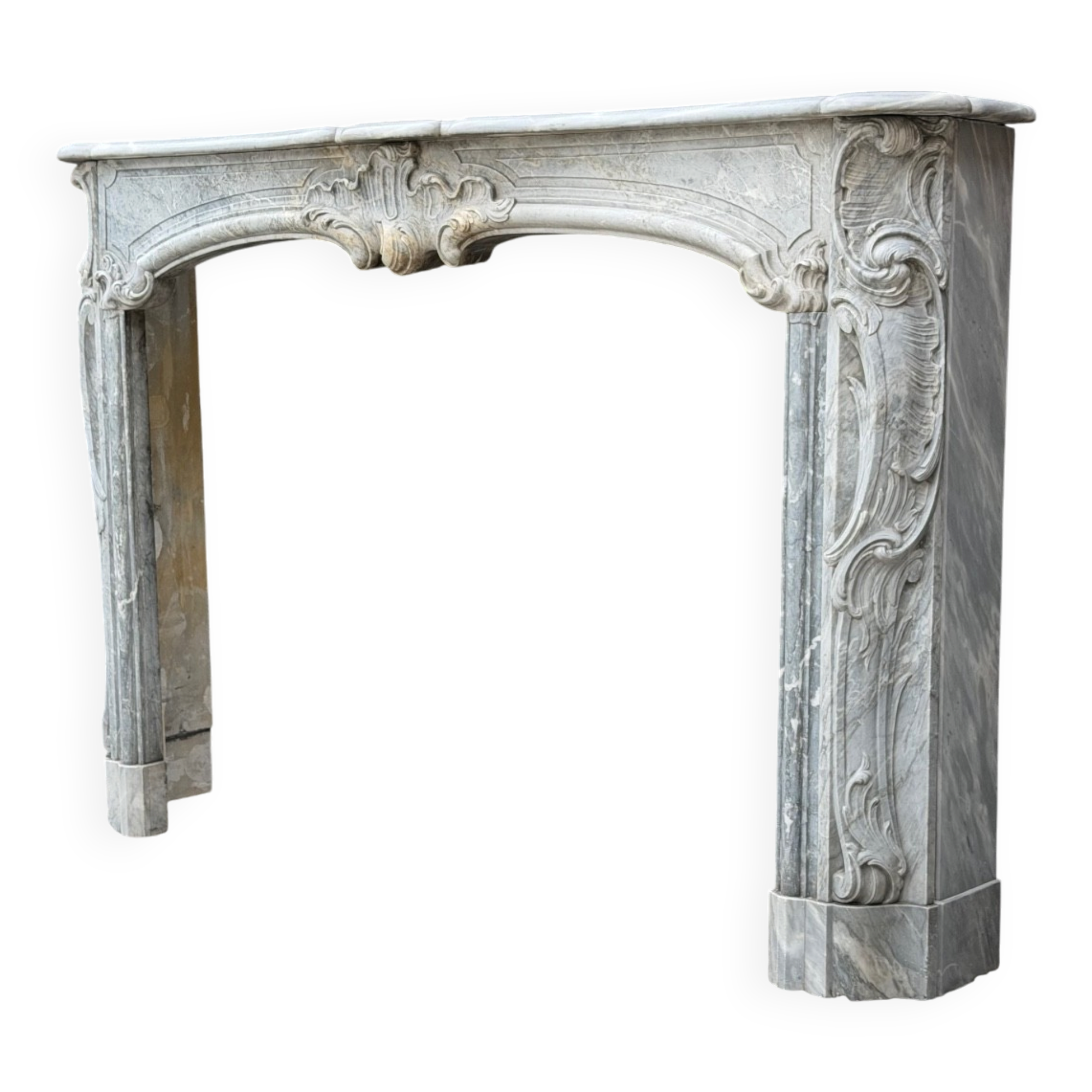Louis XV fireplace in blue Turquin marble, 18th century.