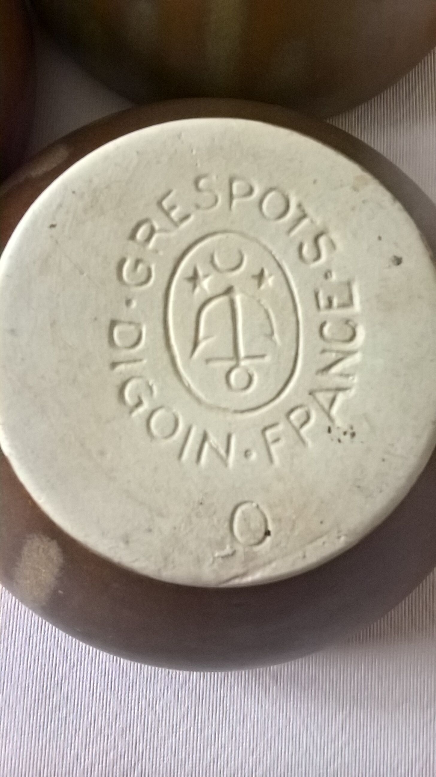 Four Digoin golden sandstone bowls