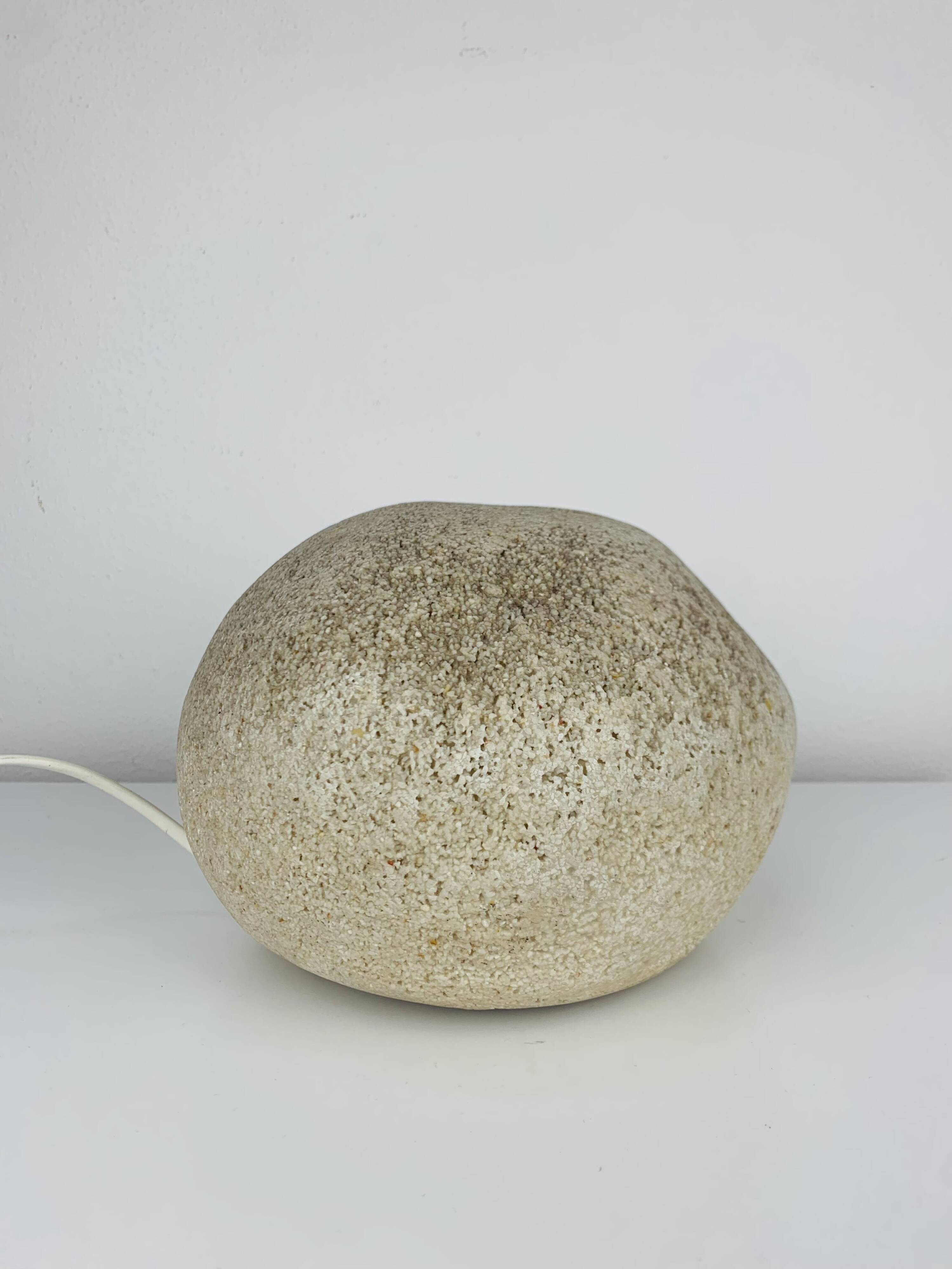 Lampe Dora dite "caillou" par André Cazenave