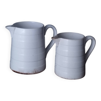 Paire de petits pichets, pots à lait en faïence Sarreguemines Utzschneider