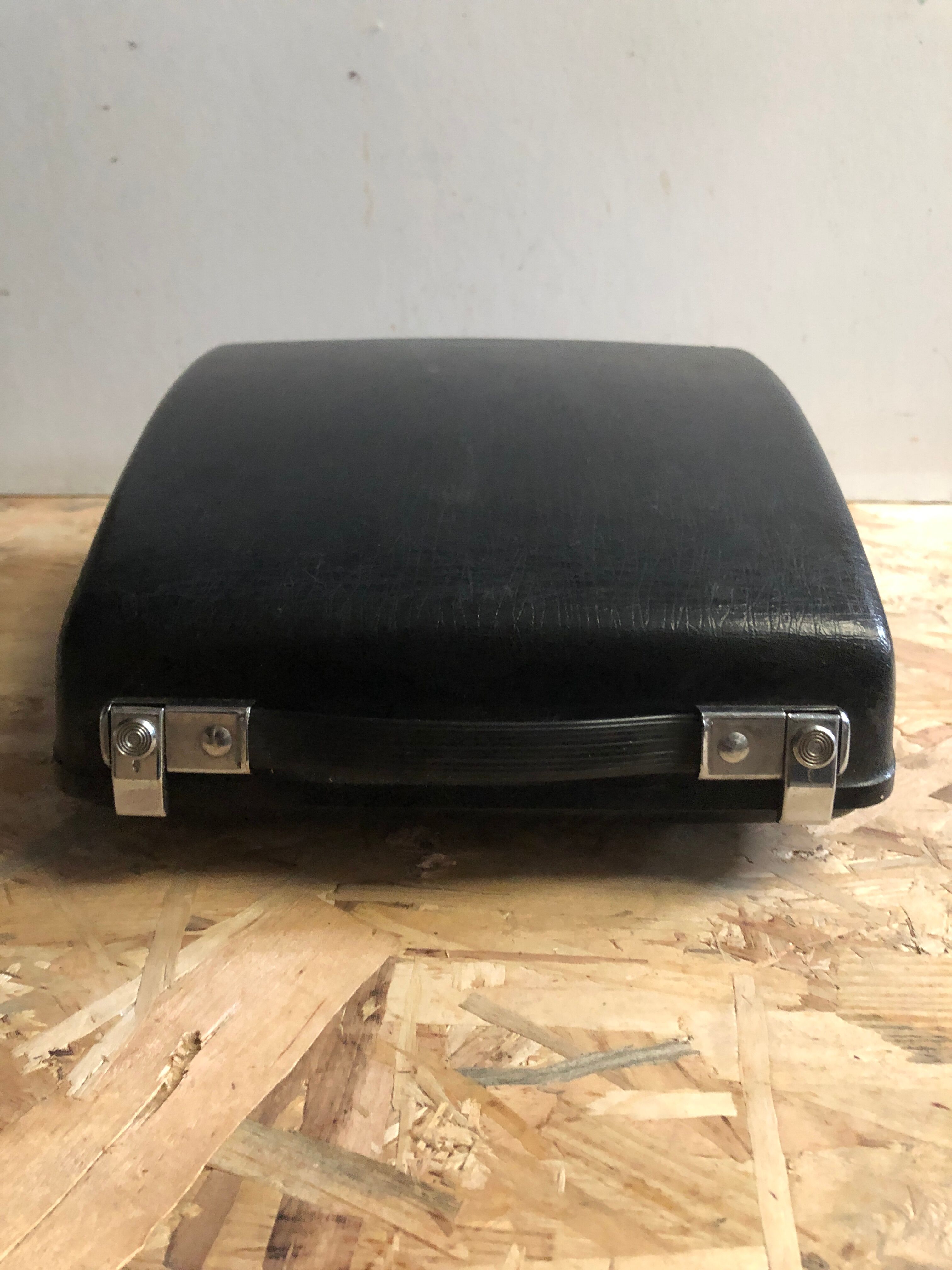 Old writing machine polyjo super 75 bakelite grey + vintage black trunk