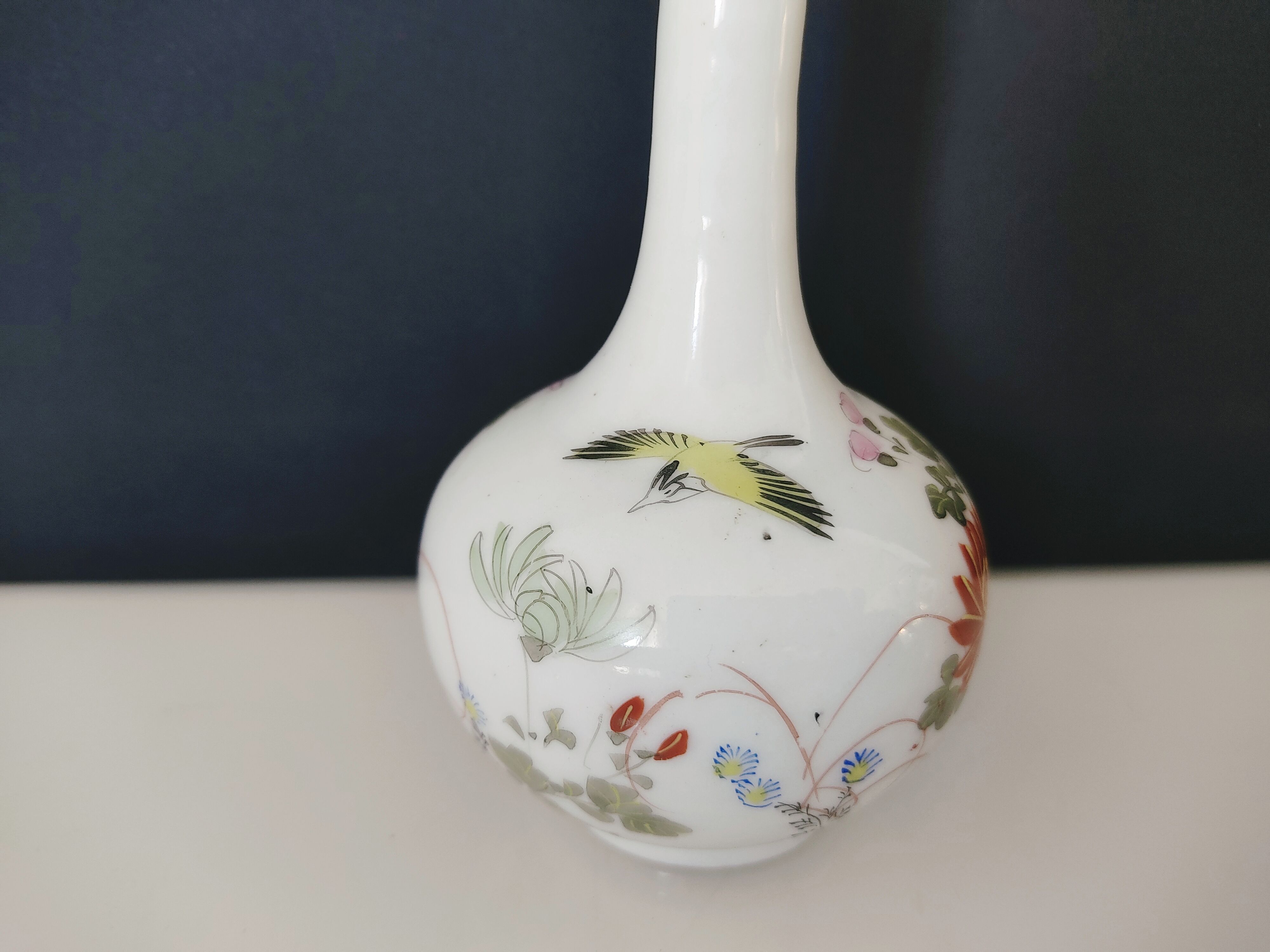 Vase soliflore Japanese porcelain decoration flowers and hand-painted bird