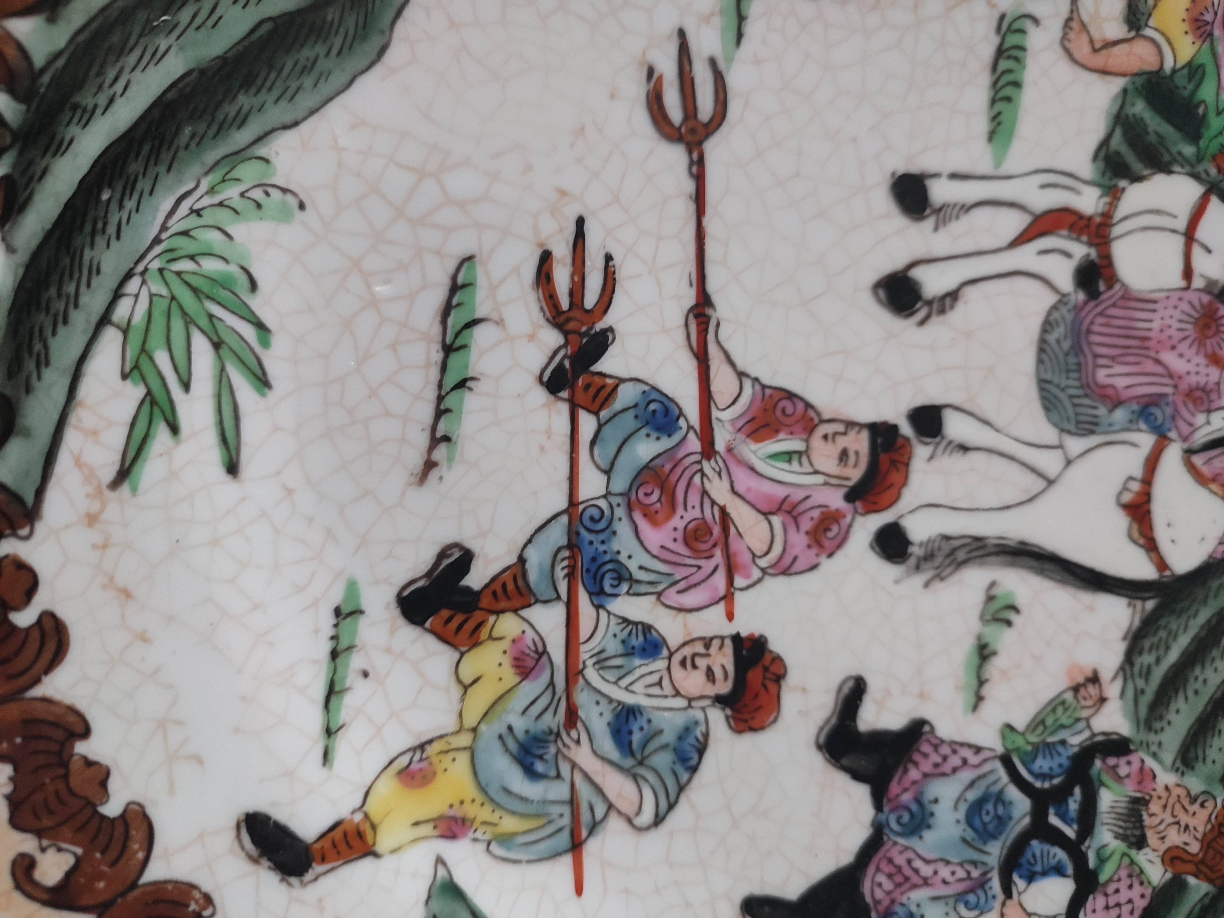 Magnificent vintage decorative plate signed in earthenware with Asian decor.