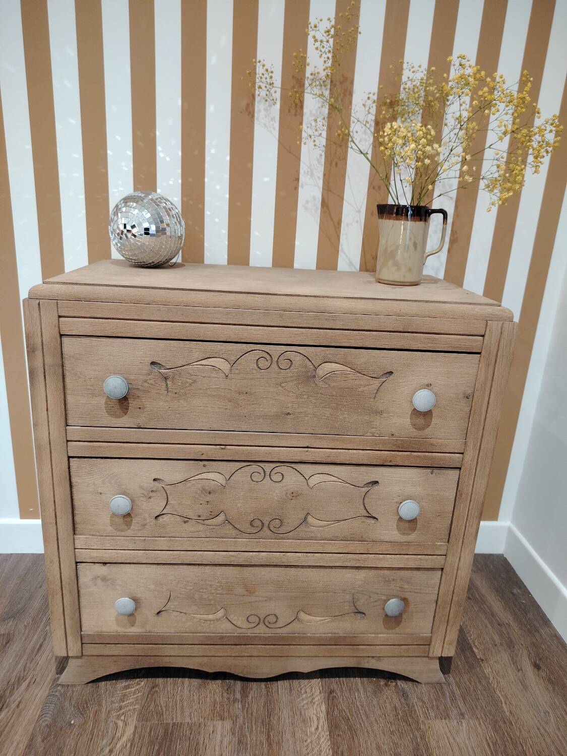 Art Deco chest of drawers