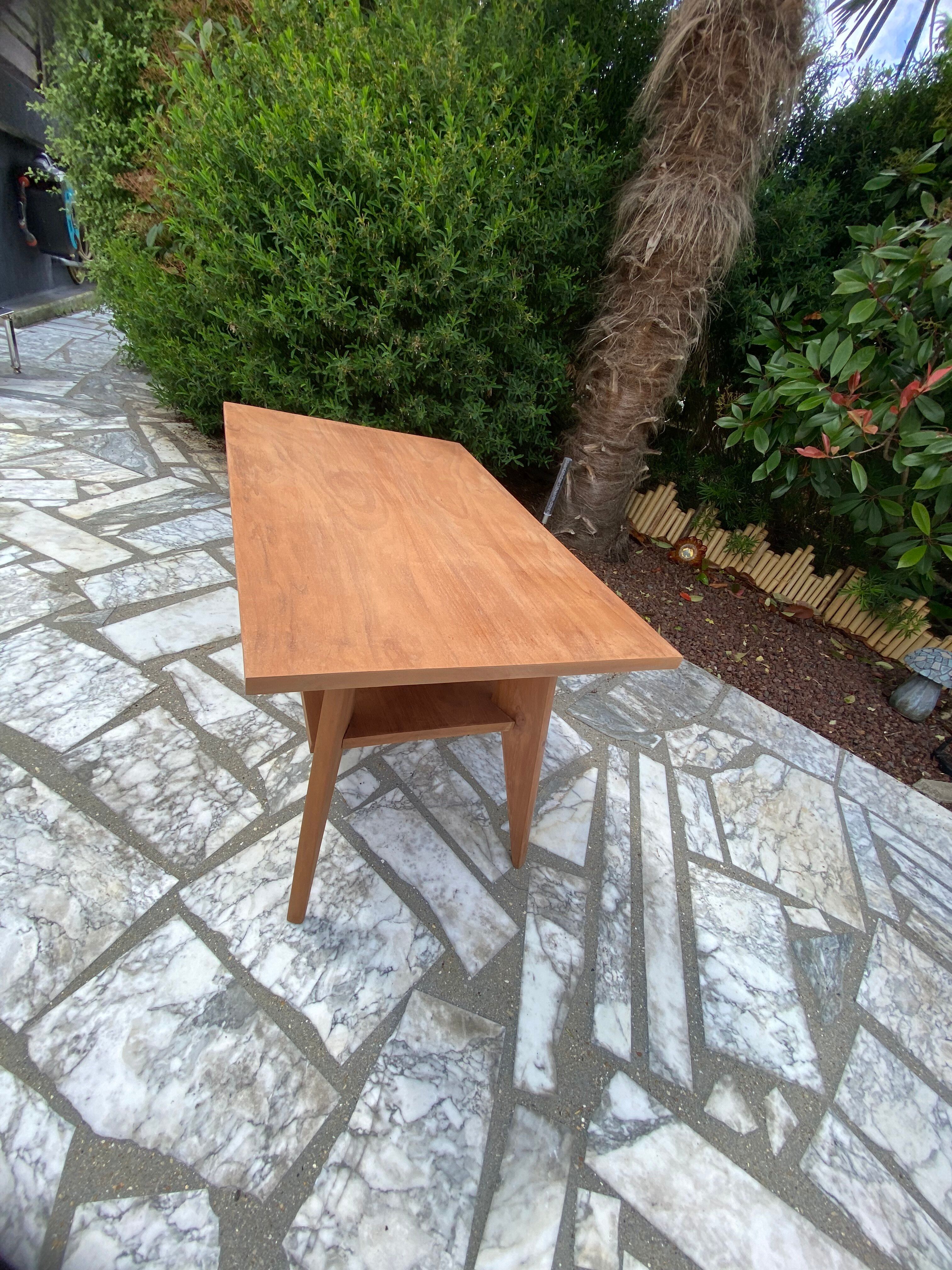 Reconstruction coffee table