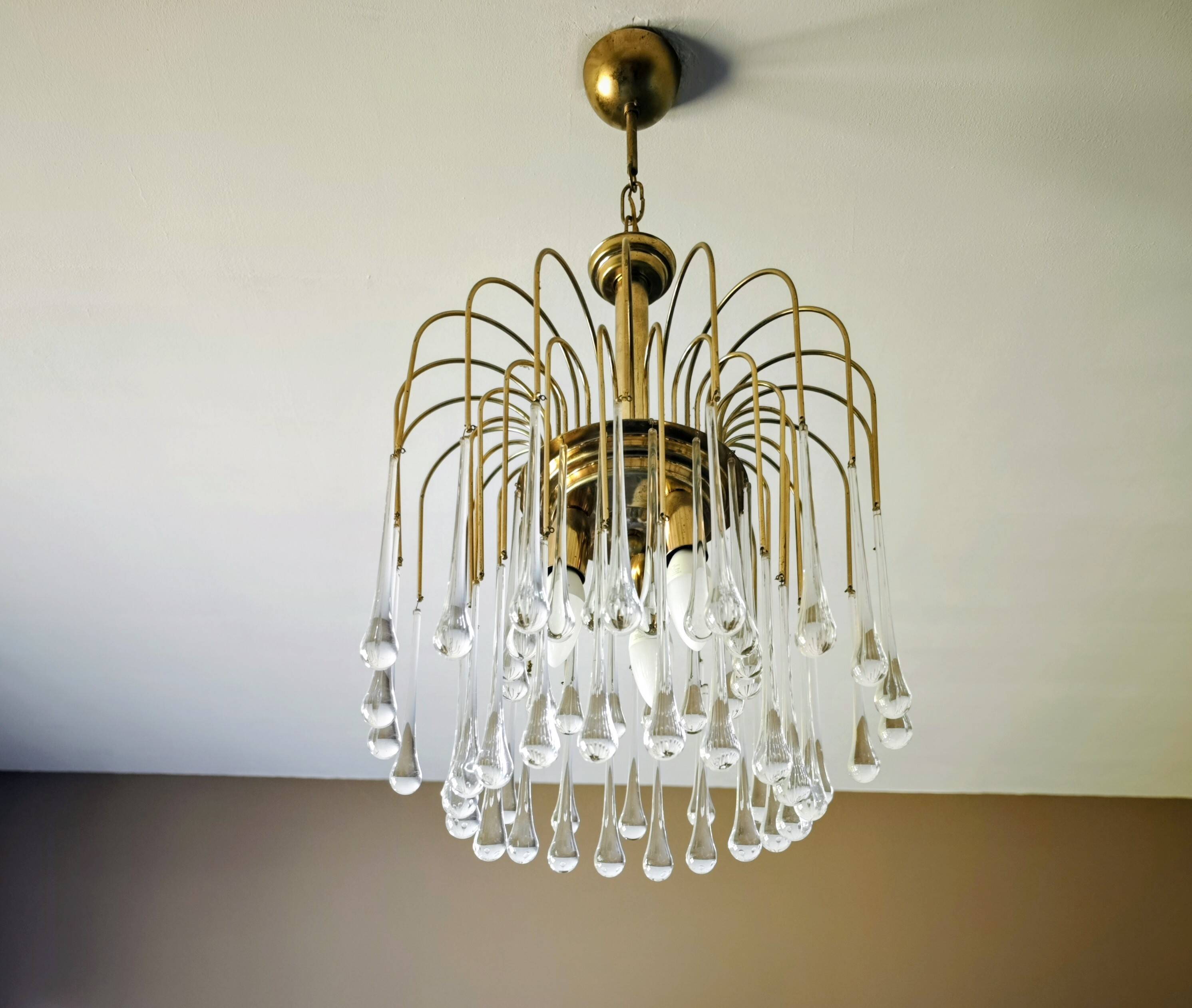 Vintage Italian cascade chandelier from the 1970s.
