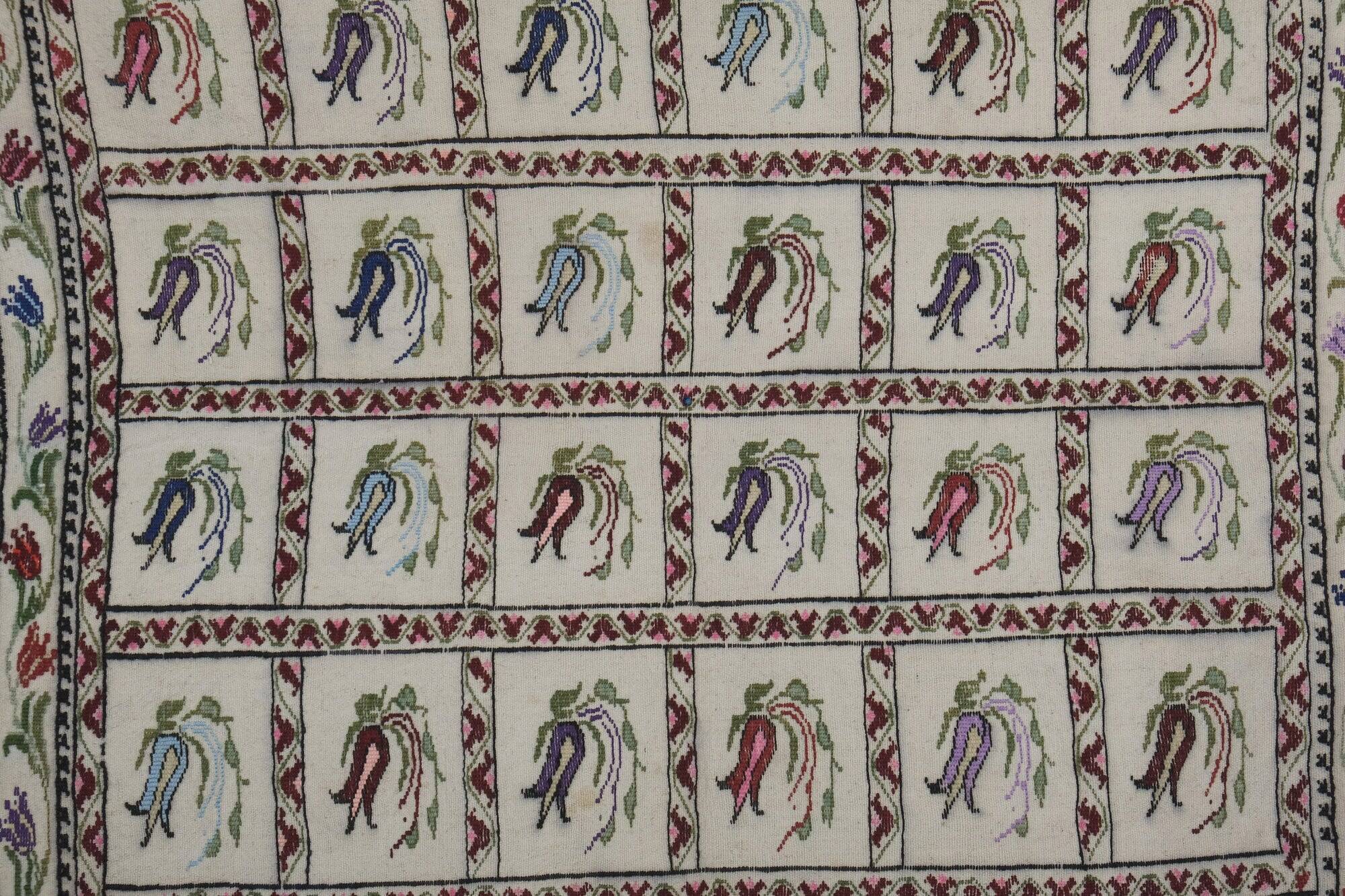 Vintage Turkish kilim, handwoven, 116x124 cm.