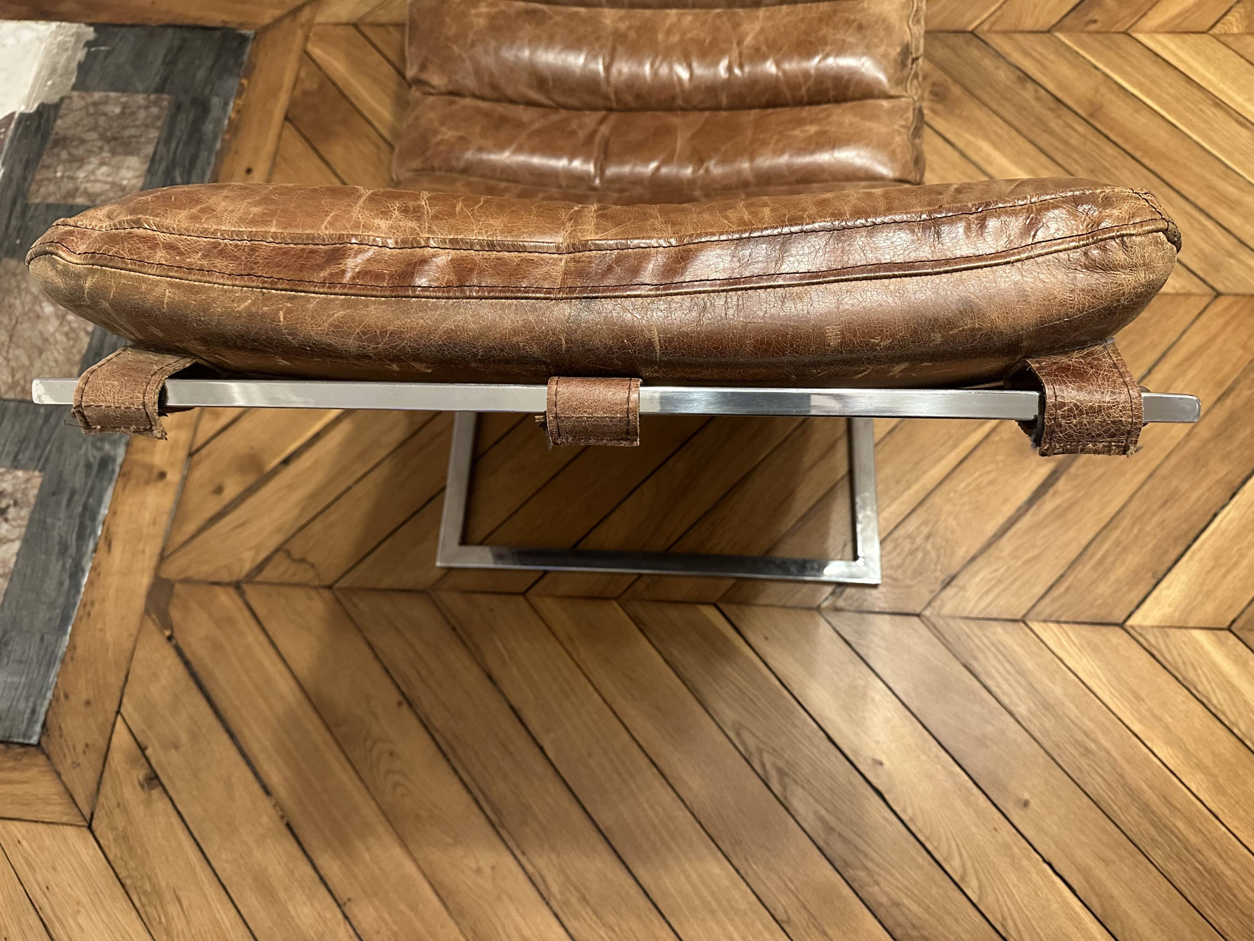 LC4 chaise longue style – patinated camel leather