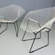 Lot de deux chaises Diamond de Harry Bertoia en métal blanc et noir. Années 60