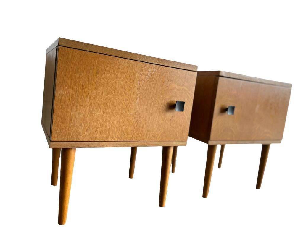 Set of 2 vintage bedside tables / mini cabinets