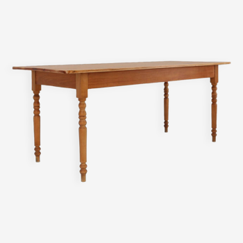 Table de ferme française rustique en bois avec pieds tournés, ca. 1850