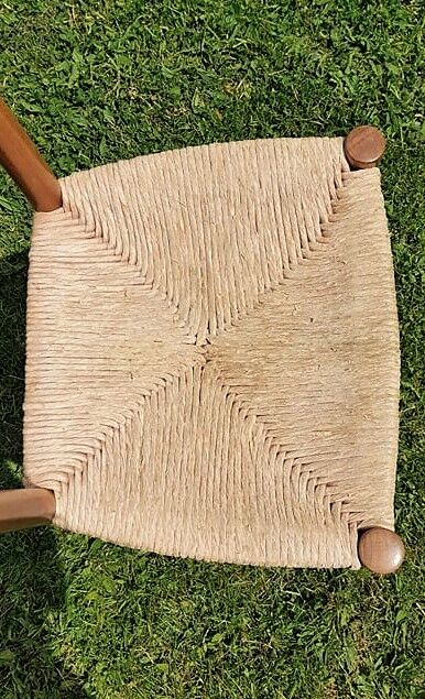 Wood and straw chair