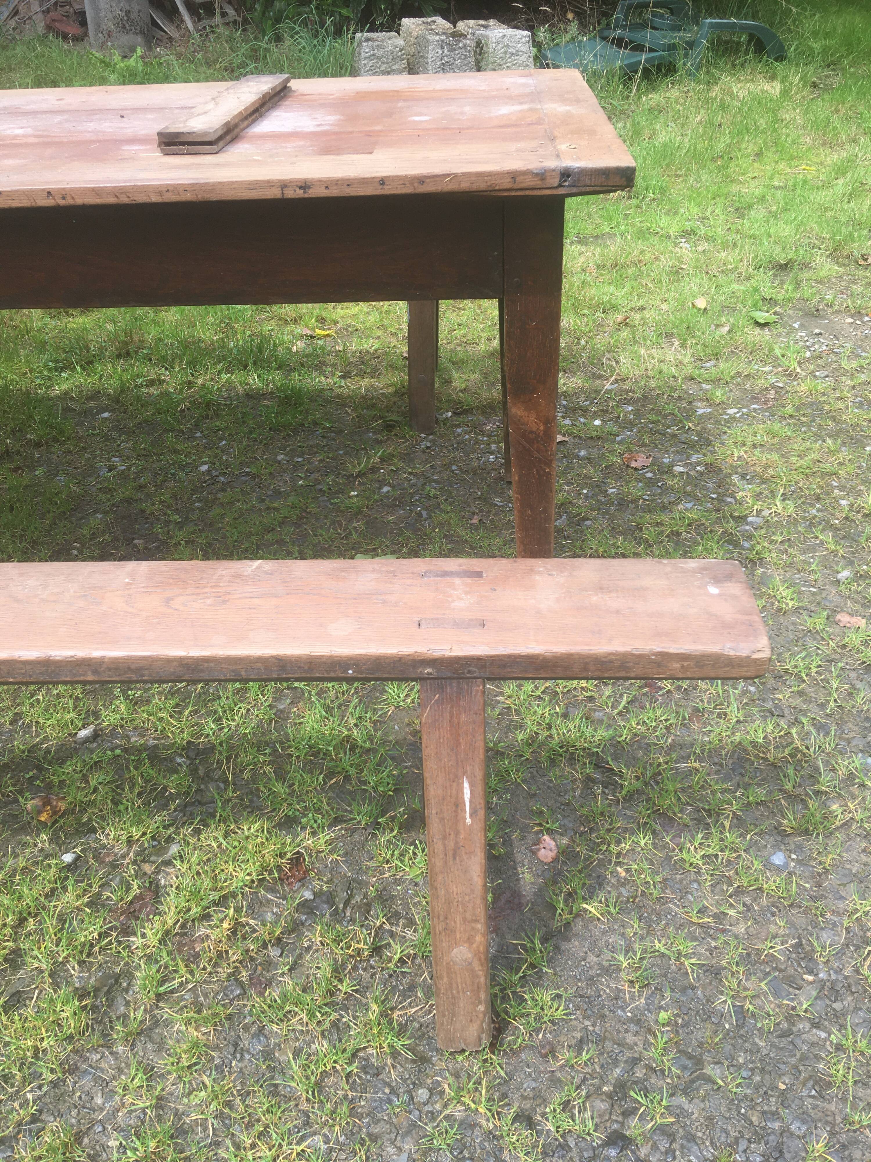 Table farm old spindle feet
