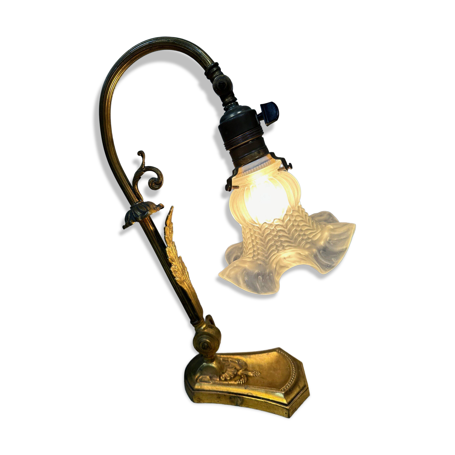 Art nouveau table lamp – flower