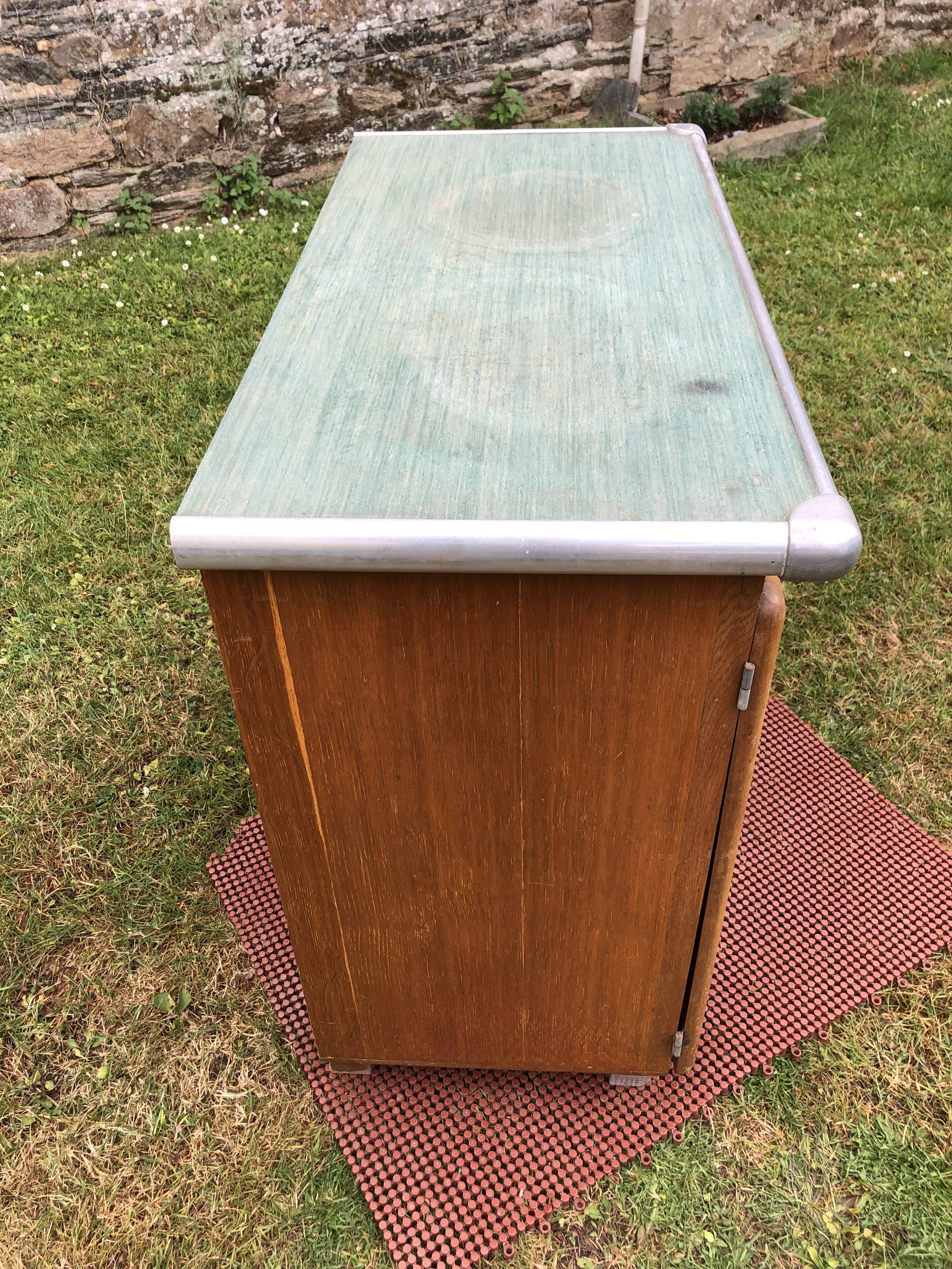 Buffet Mado vintage à 2 portes et 1 tirette en cp chêne.
