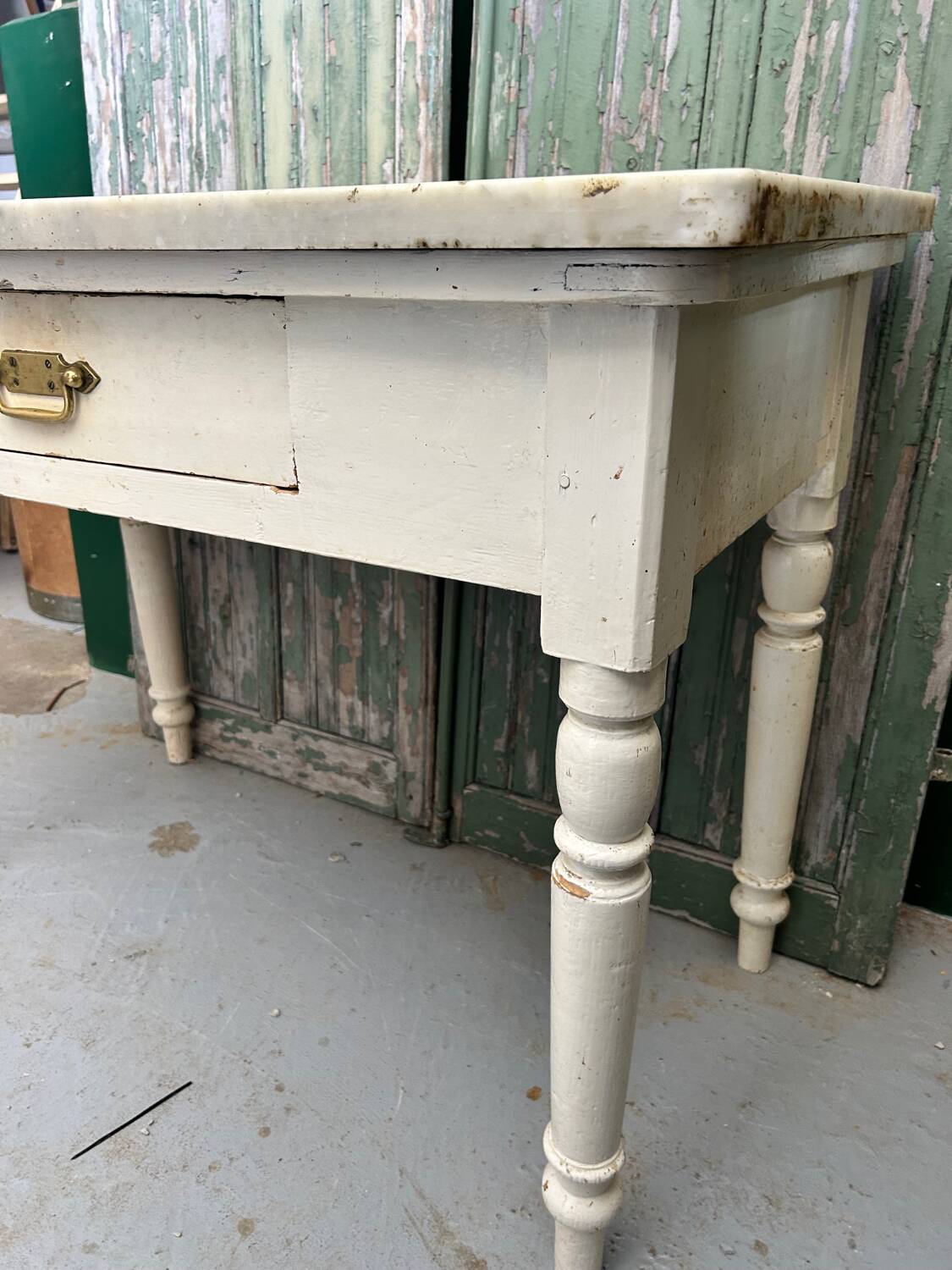 Kitchen table in wood and Carrara marble