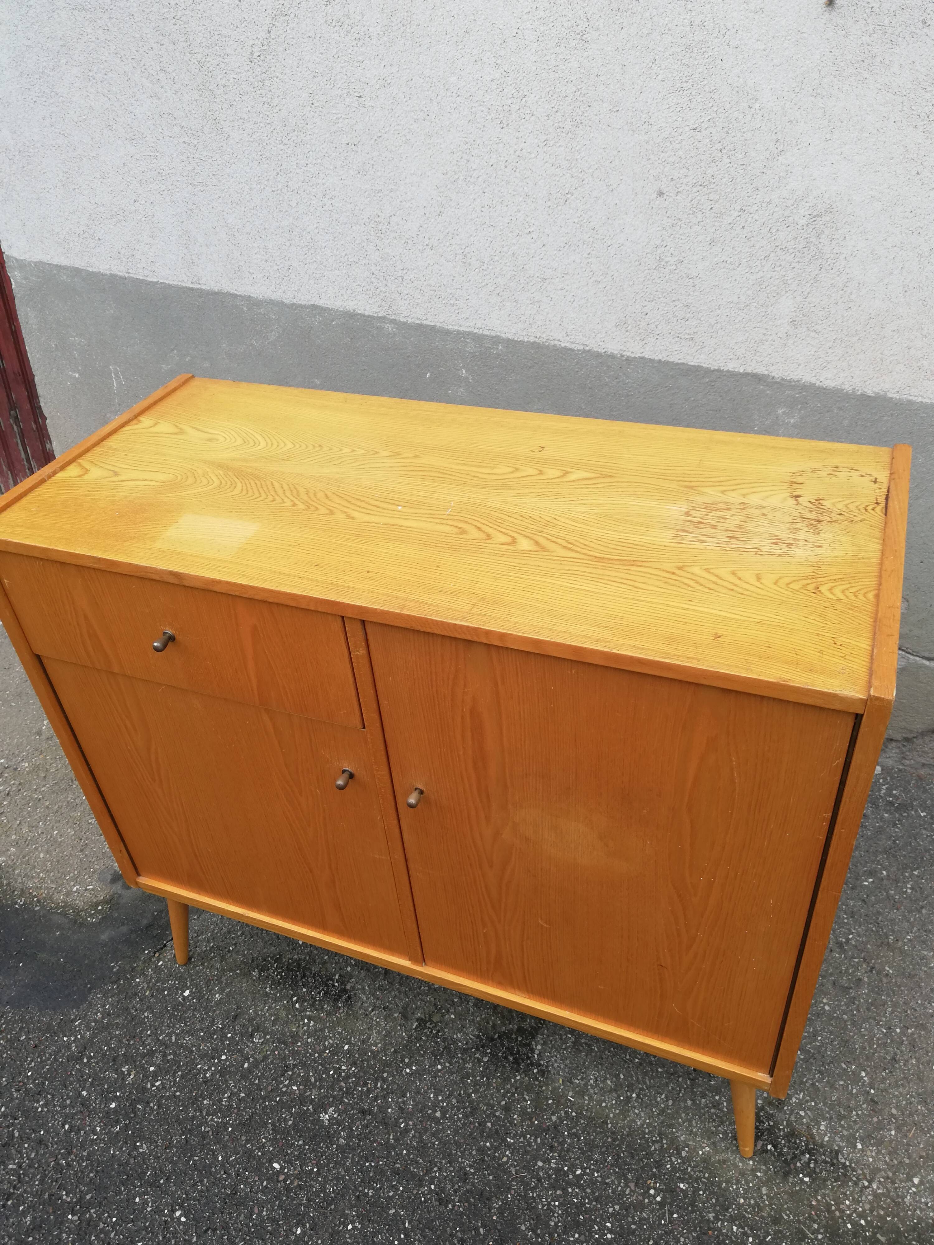 Vintage buffet 2 doors 1 light wood drawer
