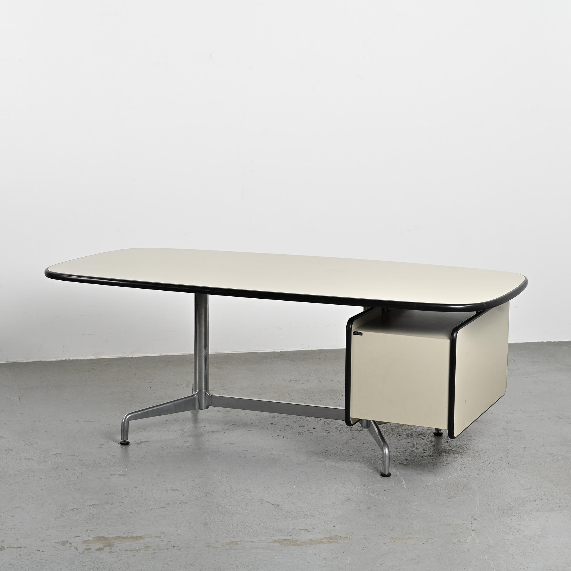 Desk by Giancarlo Piretti for Castelli, Italy, circa 1970.