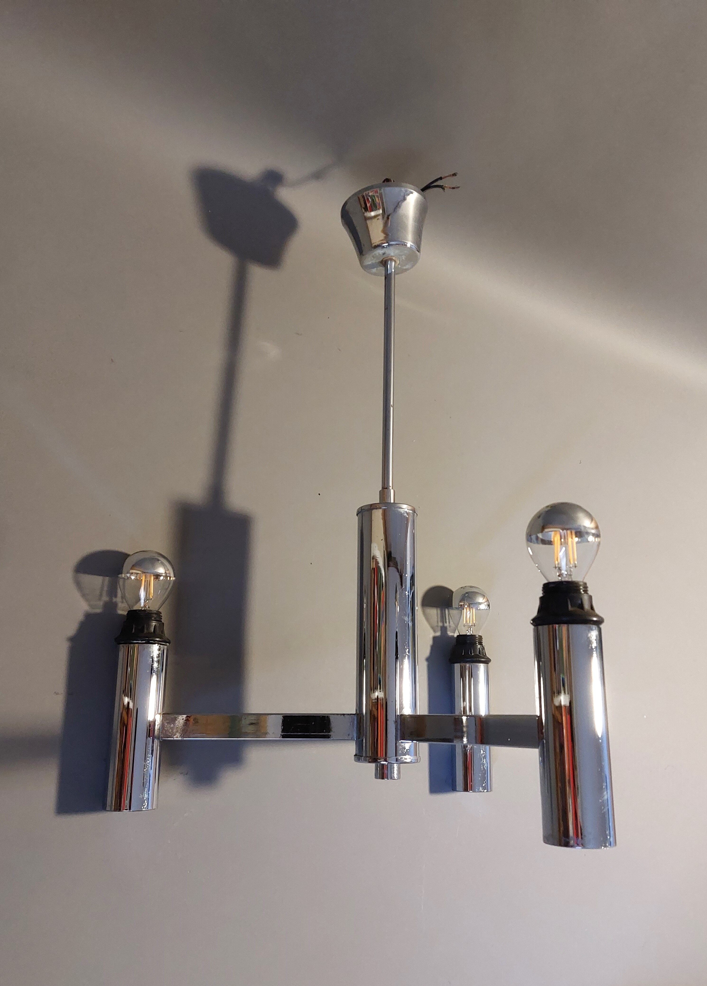 Italian chandelier 1970 with three lights.