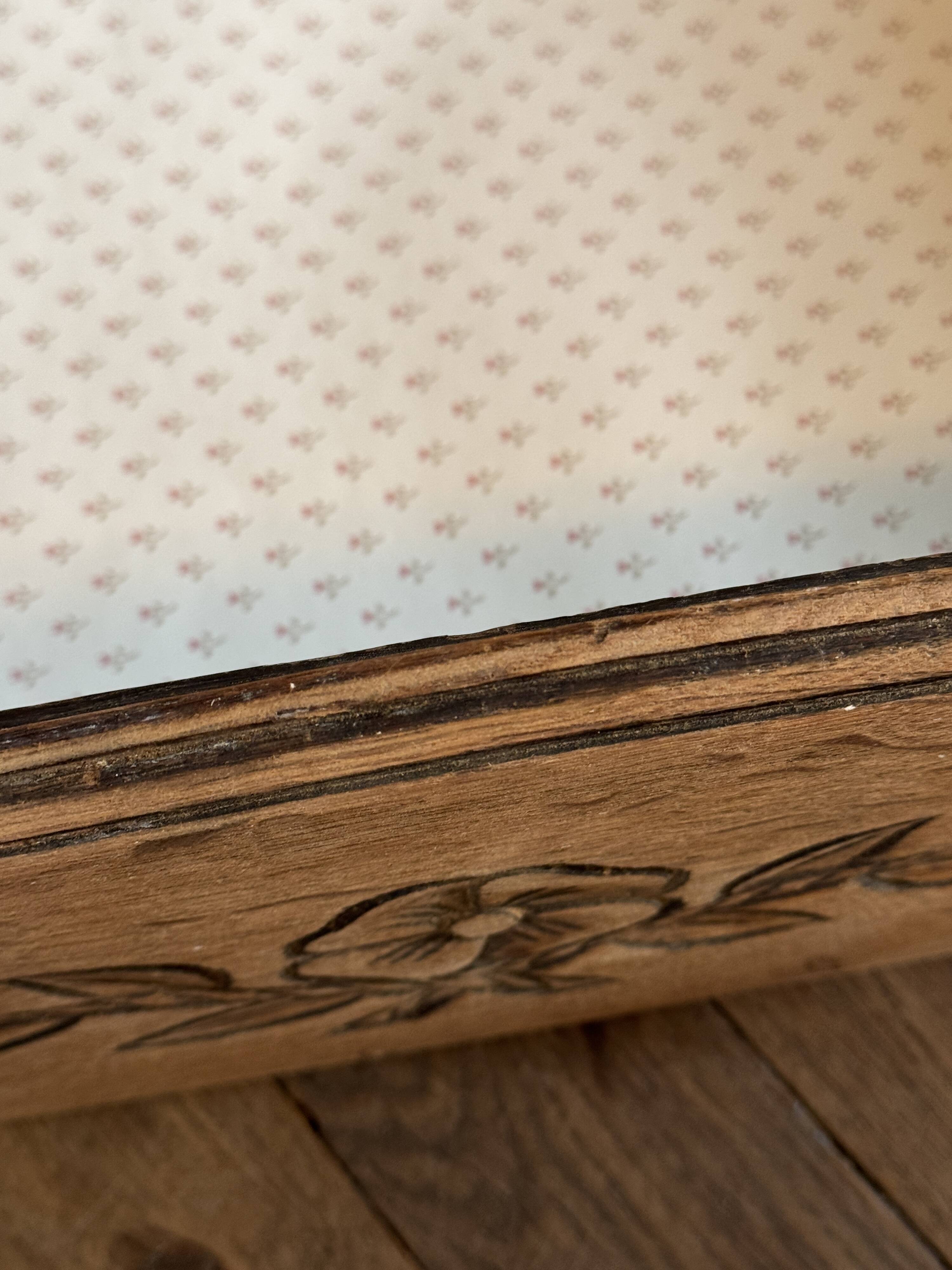 Commode rustique modele rare