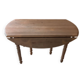 Extendable round table