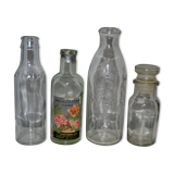 Ensemble d'anciennes bouteilles en verre