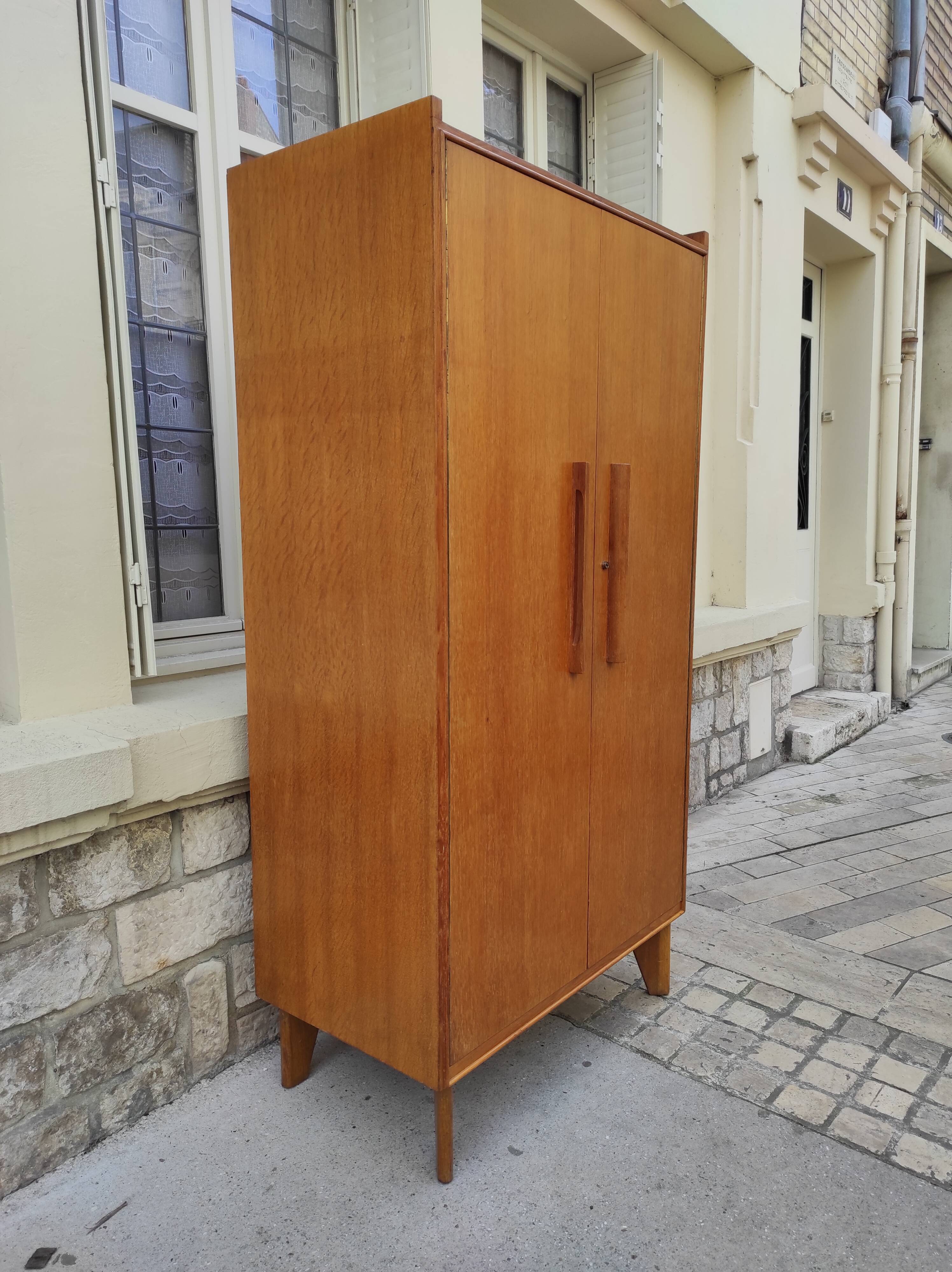 Cabinet SAM Modern Furnishing Company