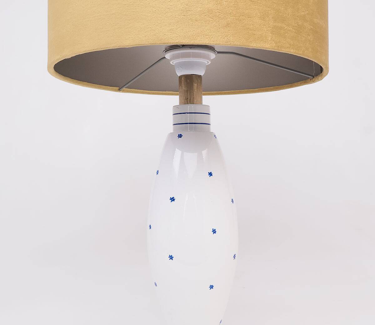 Set of 2 porcelain table lamps by Le Dauphin, 1970s