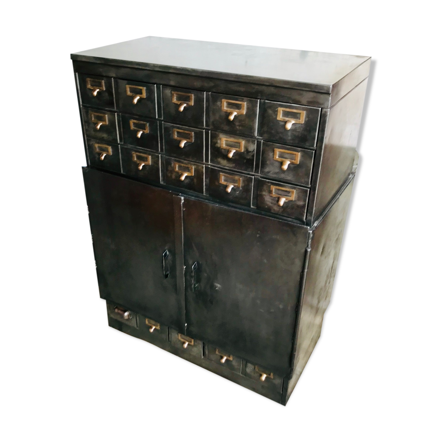 Metal workshop cabinet