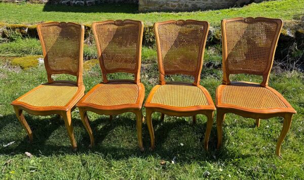 4 chaises cannées en merisier – Style Louis XV