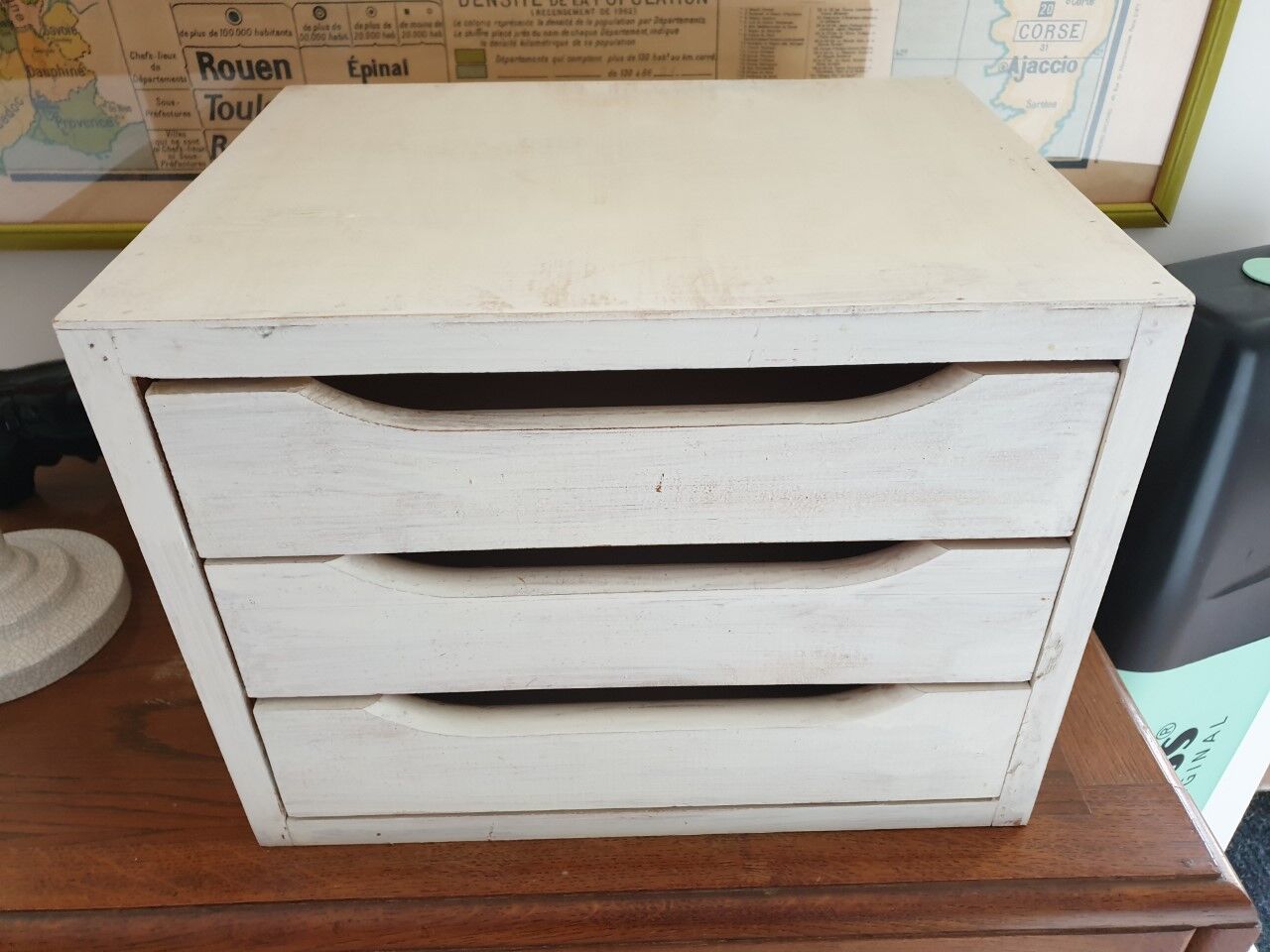 Binder with wooden backrest