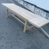 Extendable farmhouse table in solid oak