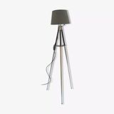 Tripod lamp
