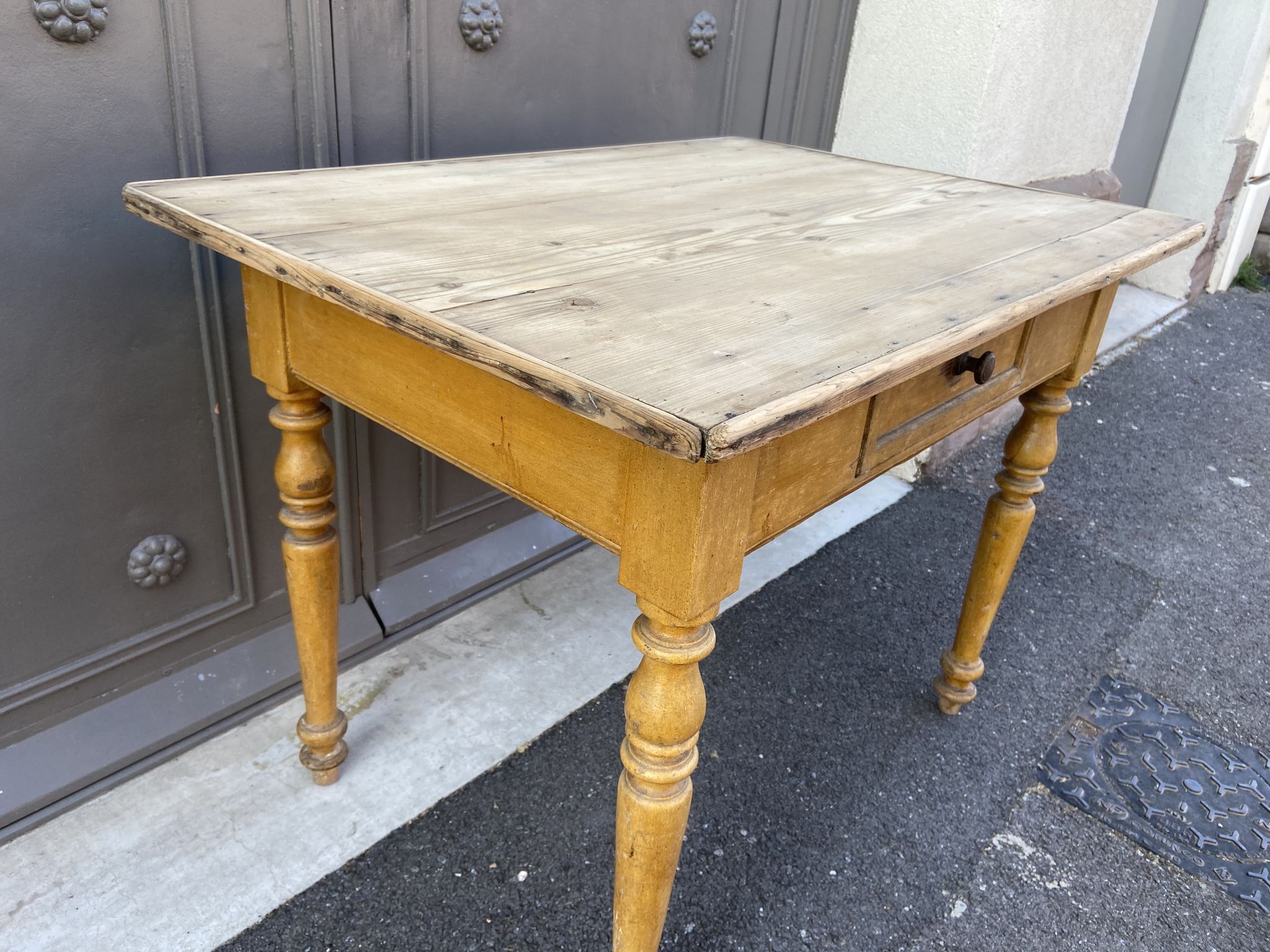Farm table in natural wood fir 1900 brewery
