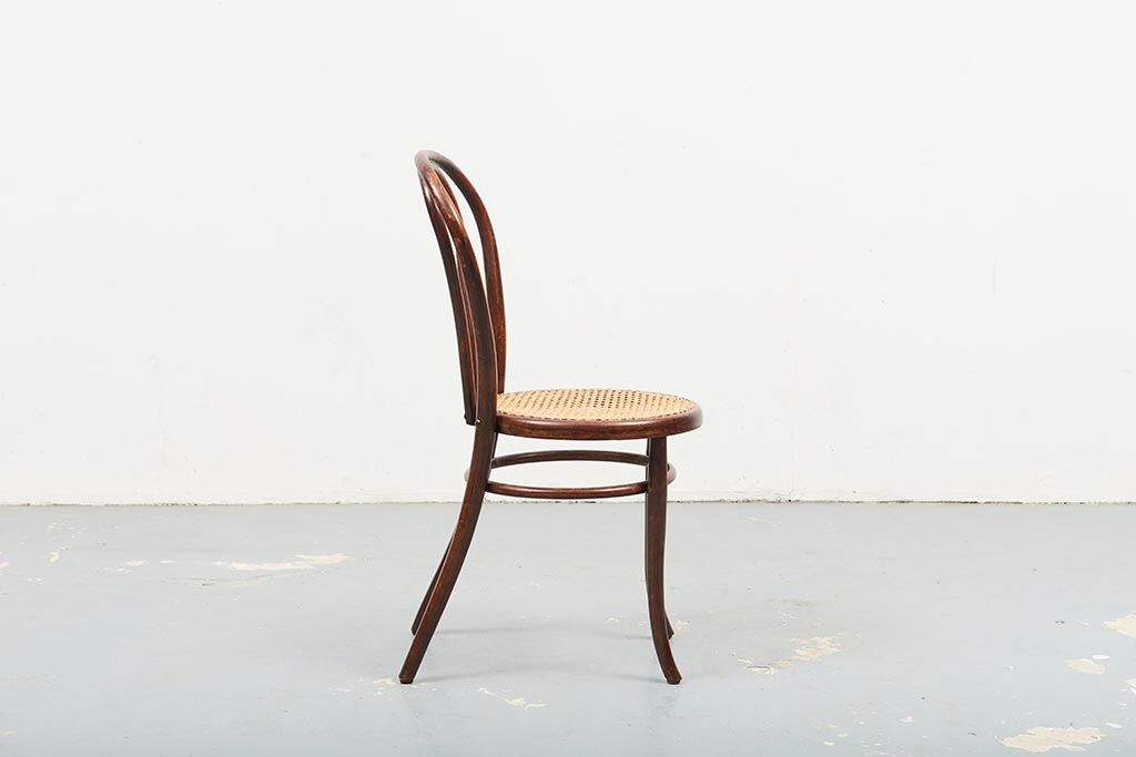 Thonet chair 18