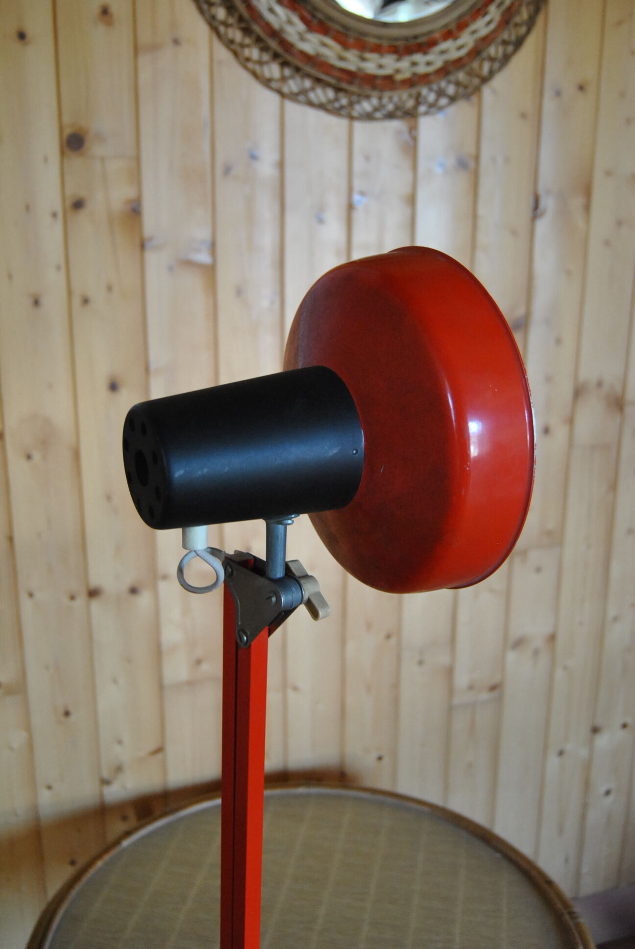 Red articulated workshop lamp 70s