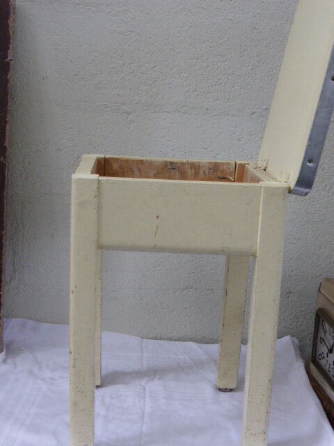 Former shoeshine stool 1950