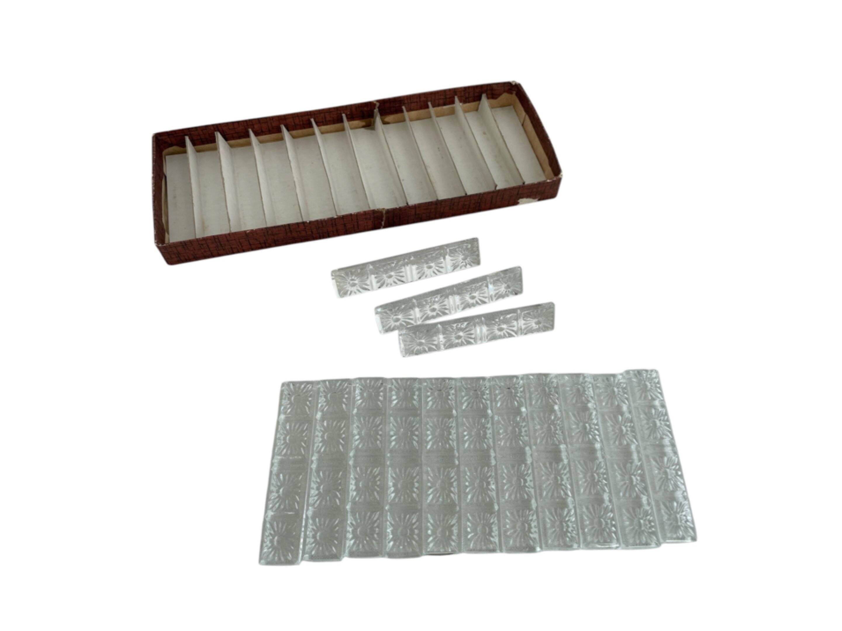 Porte-couteaux en cristal, Motif floral en relief, Art de la table vintage