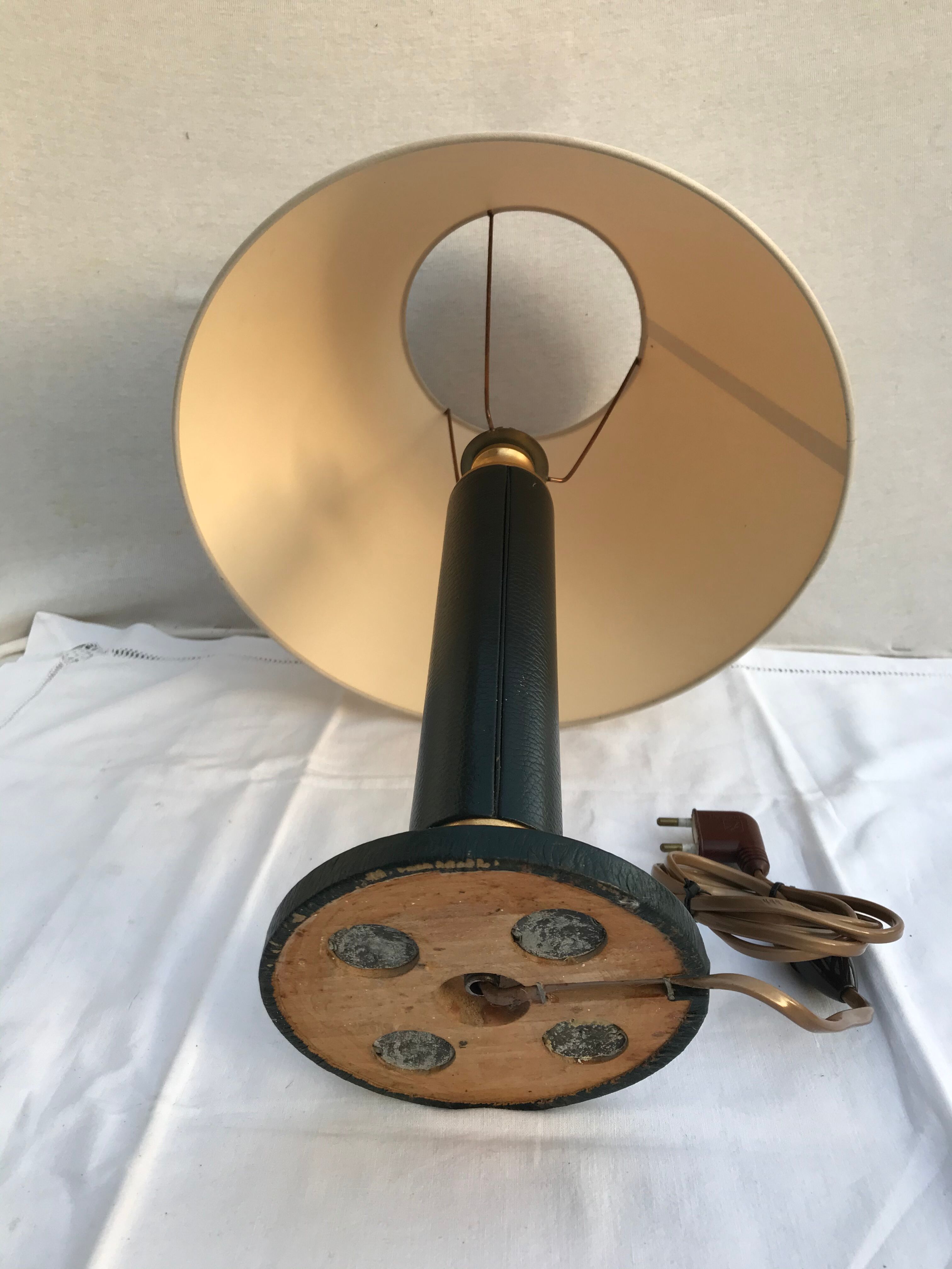 Ancienne lampe colonne cuir vert & laiton