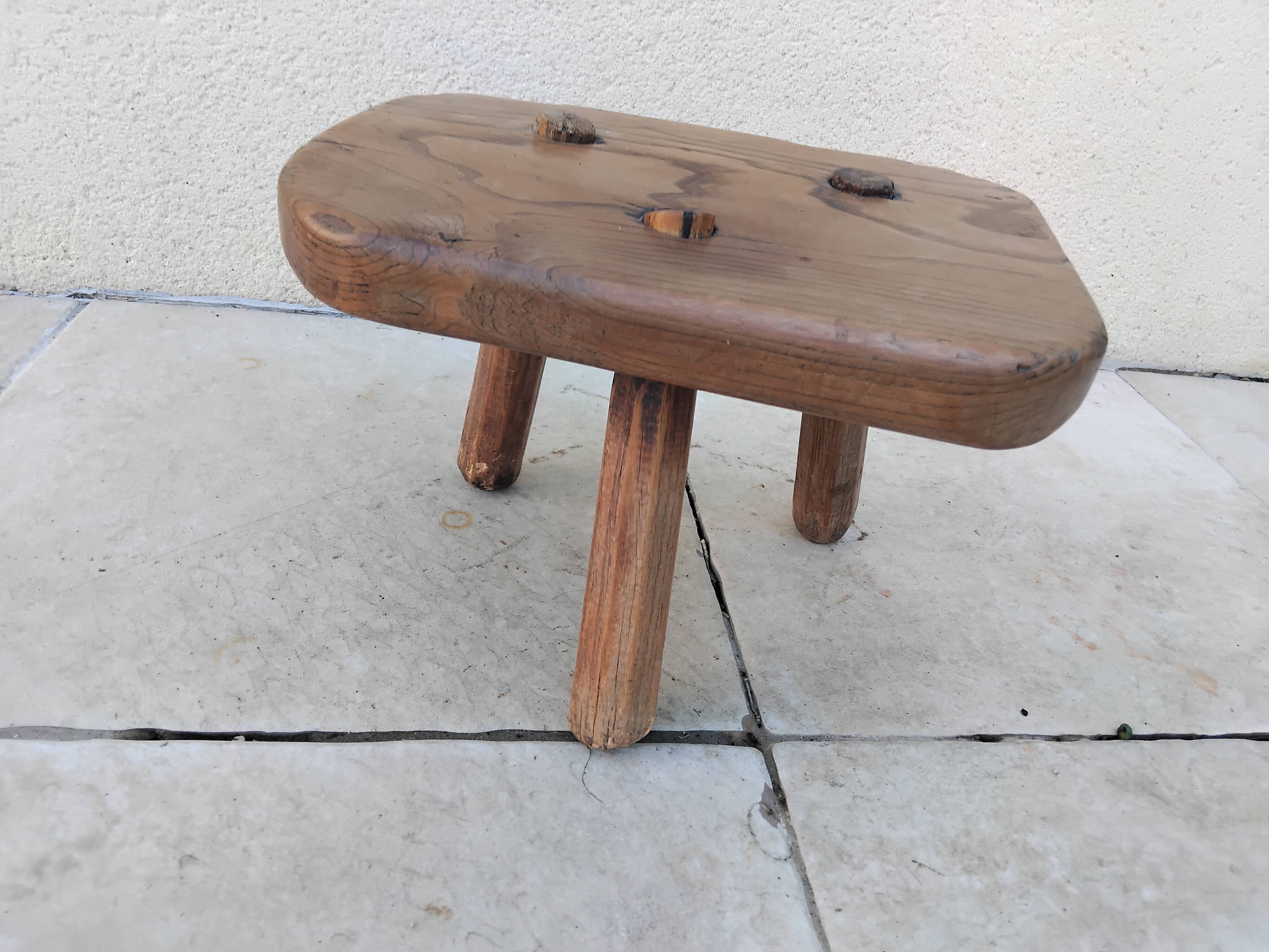Tabouret tripode de ferme vintage en bois