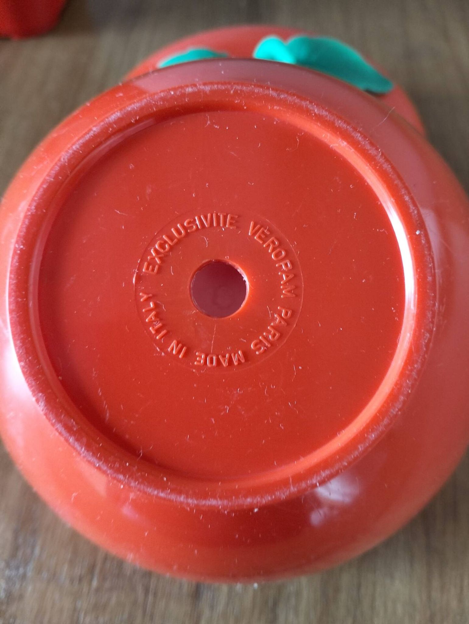 Apple ice bucket