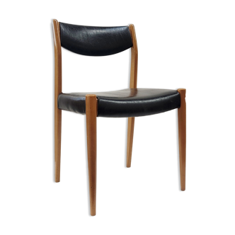 Scandinavian chair
