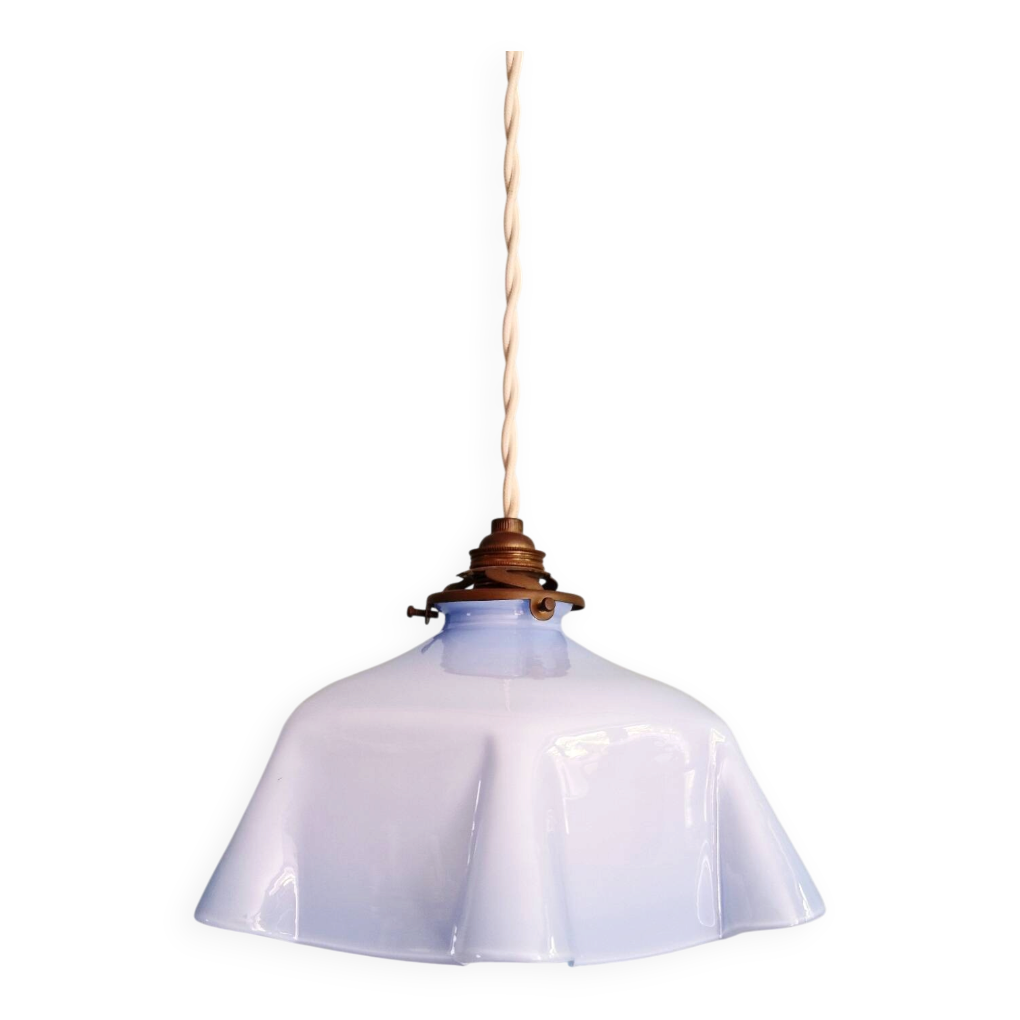 Art Deco suspension in pleated mauve opaline, 1920-30.