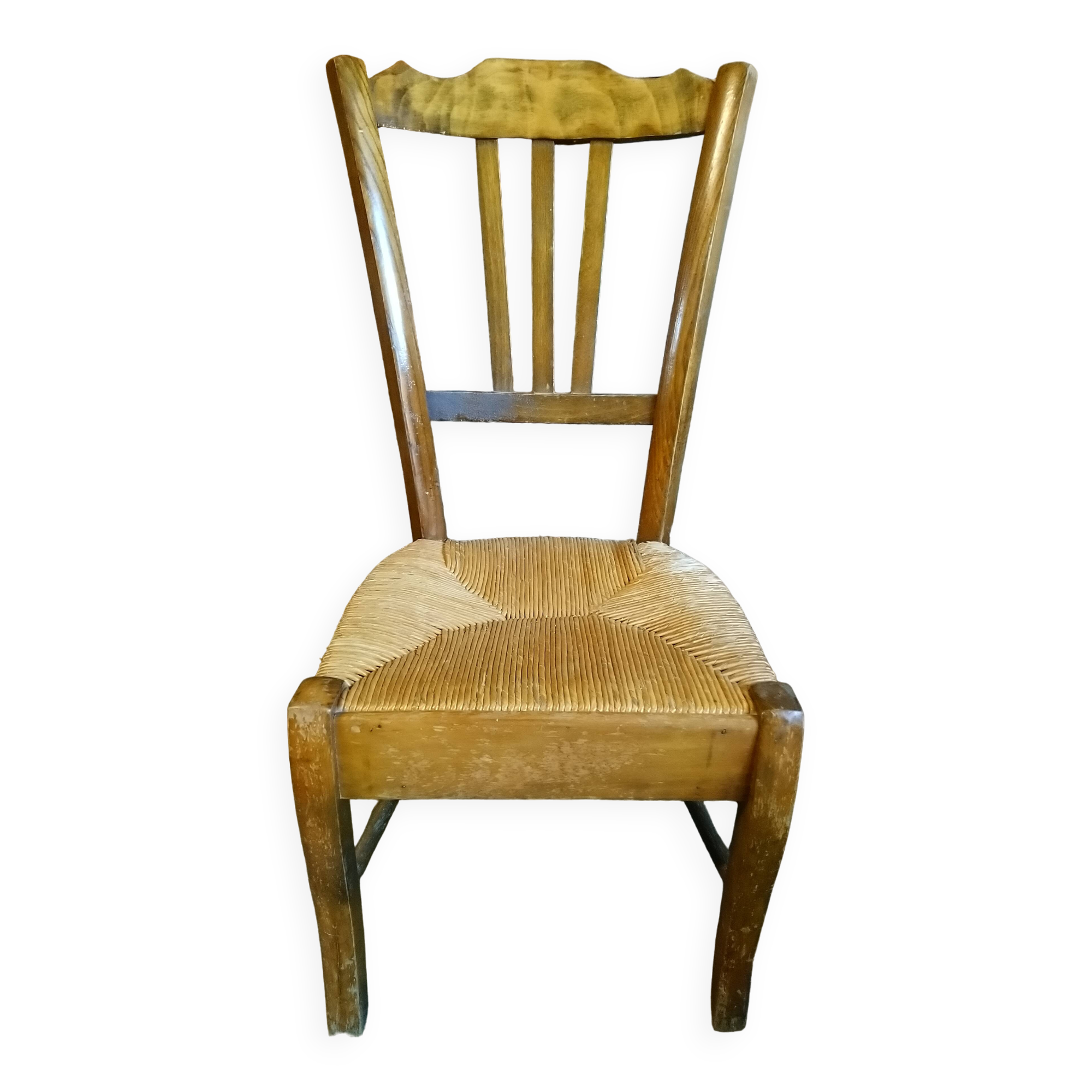 Low ash straw chair