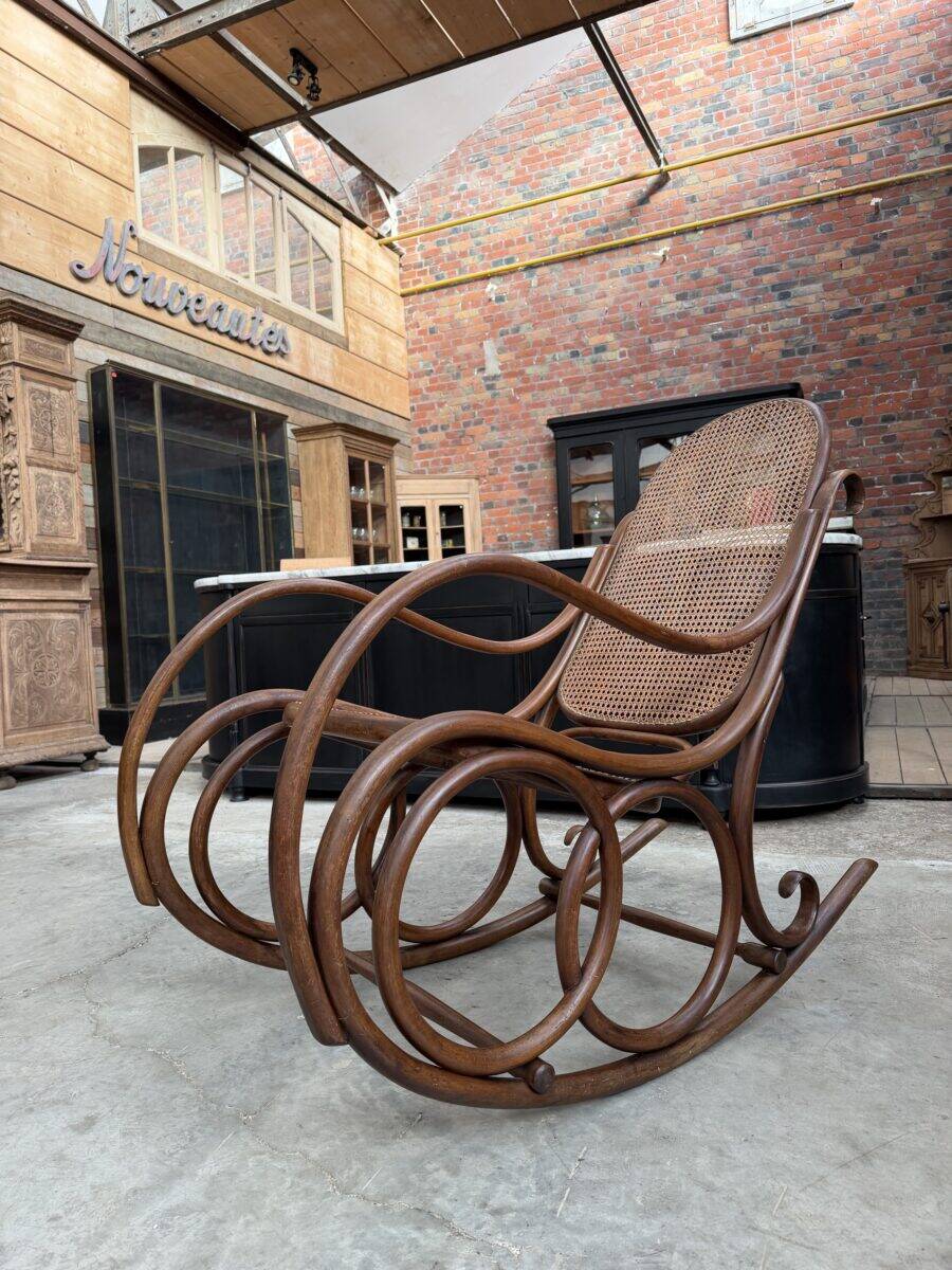 Thonet rocking chair 1900