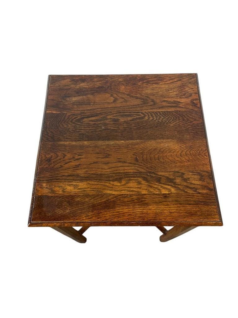 Table d'appoint/plante/étagère vintage haute en bois brun