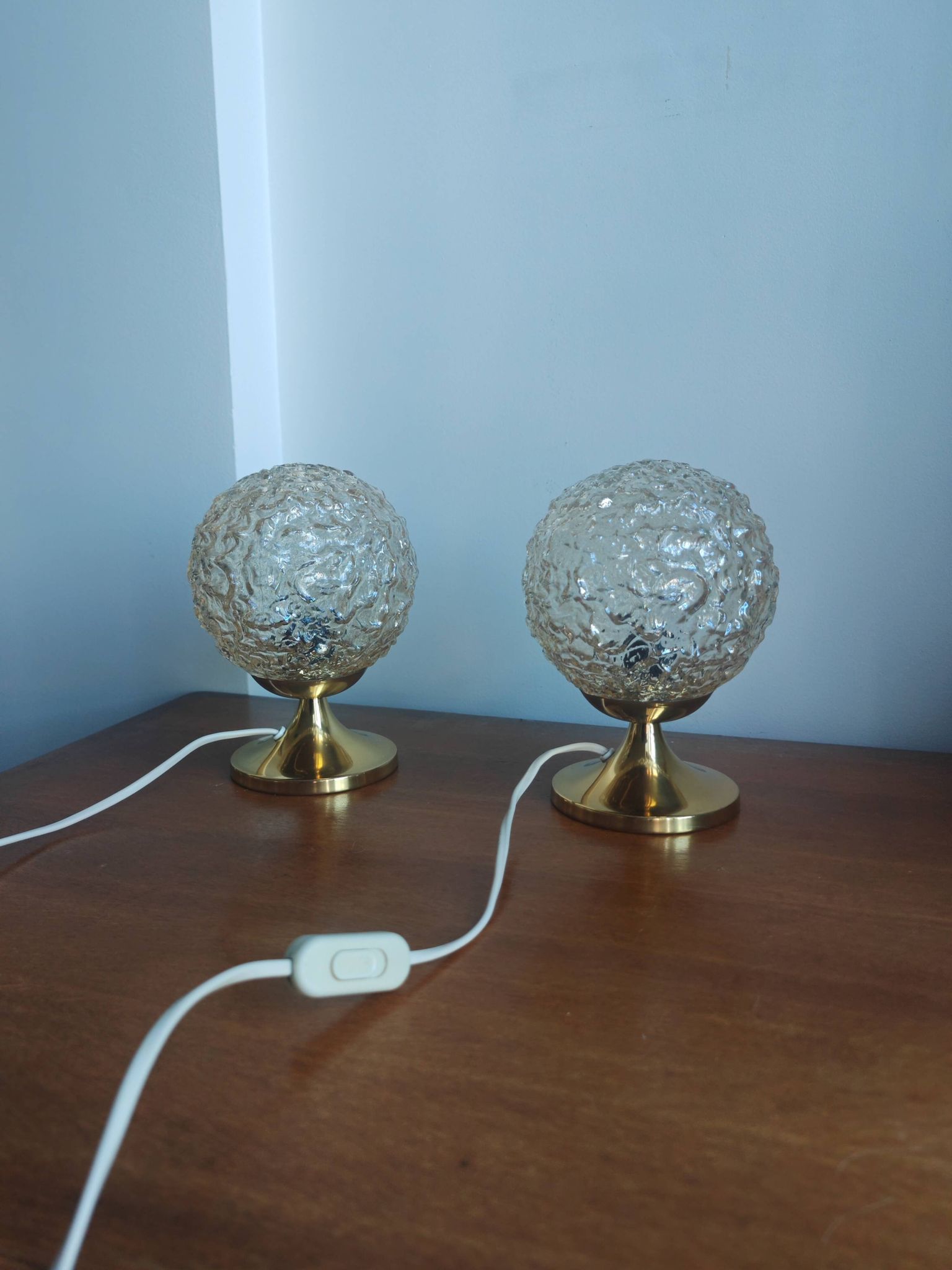 Pair of Space Age table lamps from the 70s – German design – Frosted glass "Ice"