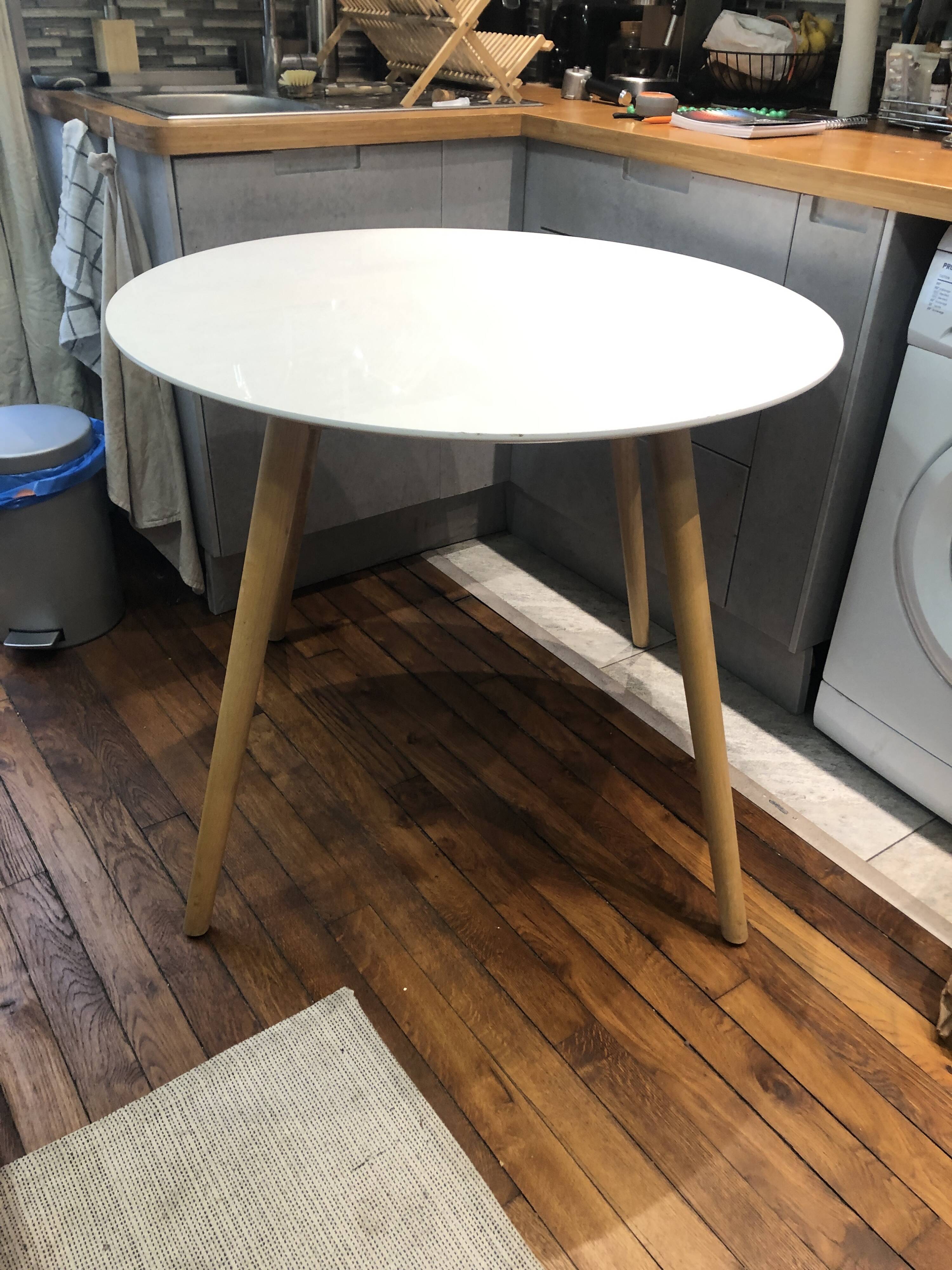 Scandinavian table style