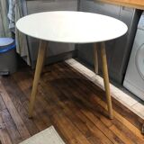 Scandinavian table style